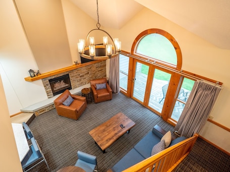 リビング エリア. Fully Renovated Condo - Sleeps 9!