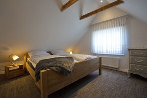 3 bedrooms, travel cot, free WiFi