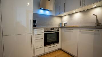 Kühlschrank, Ofen, Herdplatte, Geschirrspüler