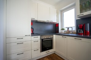 Køleskab, ovn, kogeplade, opvaskemaskine