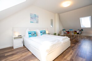 2 Schlafzimmer, Reisekinderbett, kostenloses WLAN