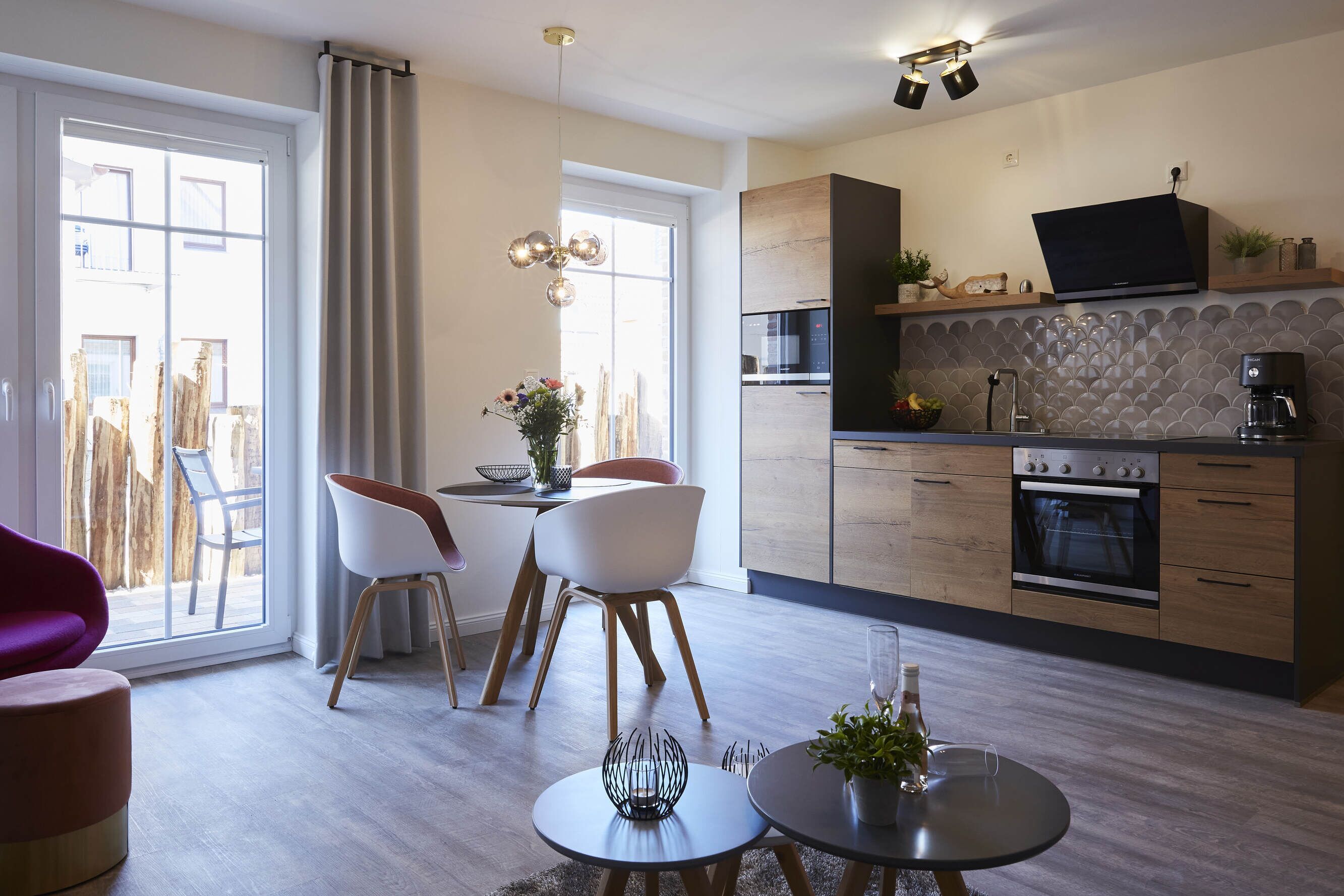 Køleskab, mikrobølgeovn, ovn, kogeplade