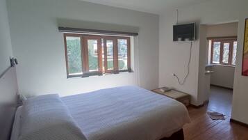 Family Room | Free WiFi