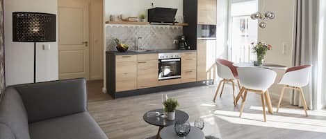 Fernseher, Stereoanlage