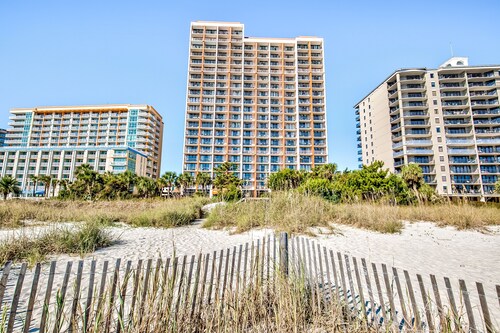 Ocean-view condo with pools, hot tub & beach access - private balcony, W/D