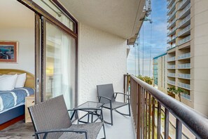 Property grounds - Ocean-view condo with pools, hot tub & beach access - private balcony, W/D (Myrtle Beach)