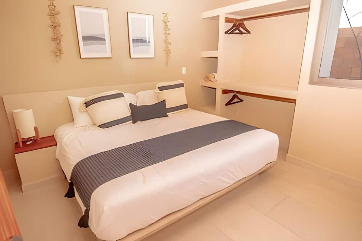 Leilighet | Safe på rommet, wi-fi (inkludert) og sengetøy