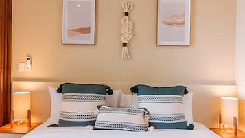 In-room safe, free WiFi, bed sheets
