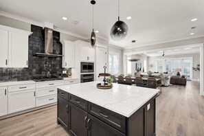 Interior - Fall Getaway! Golf Cart ~ Pool ~ Lake and Beach Access (Inlet Beach)