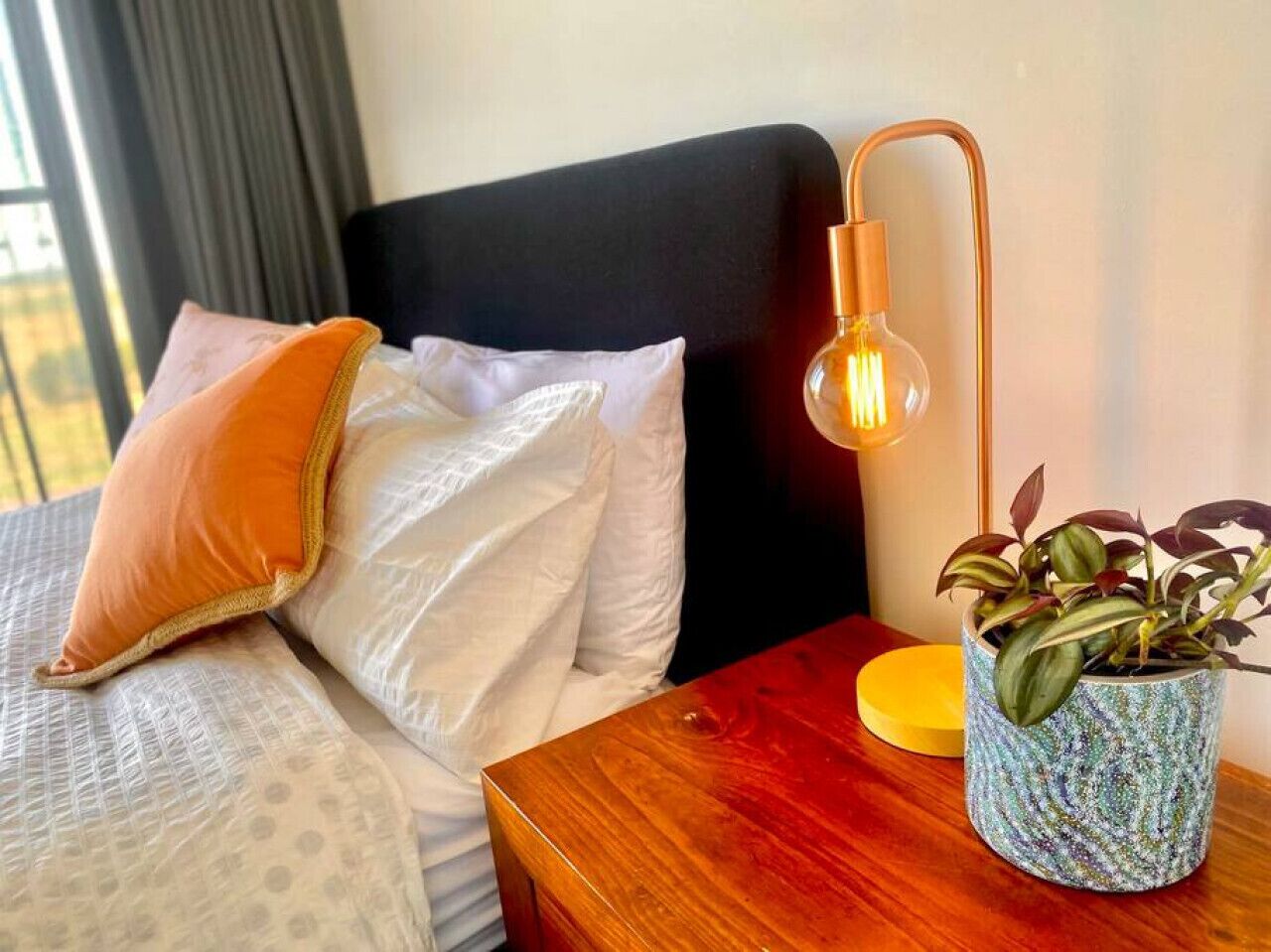2 bedrooms, desk, iron/ironing board, WiFi (free)
