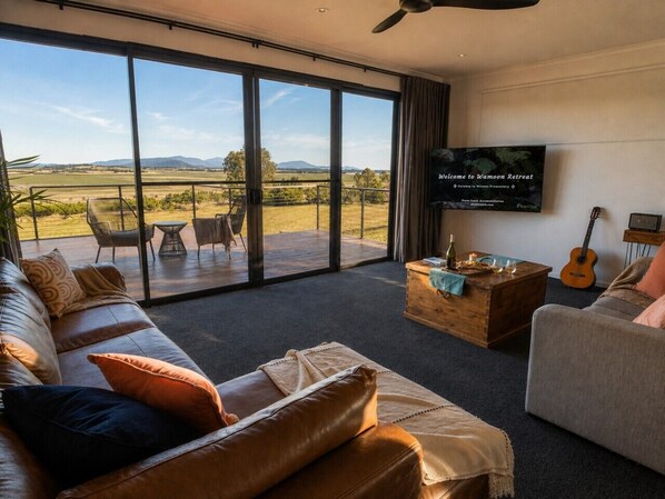 Smart TV, books, stereo