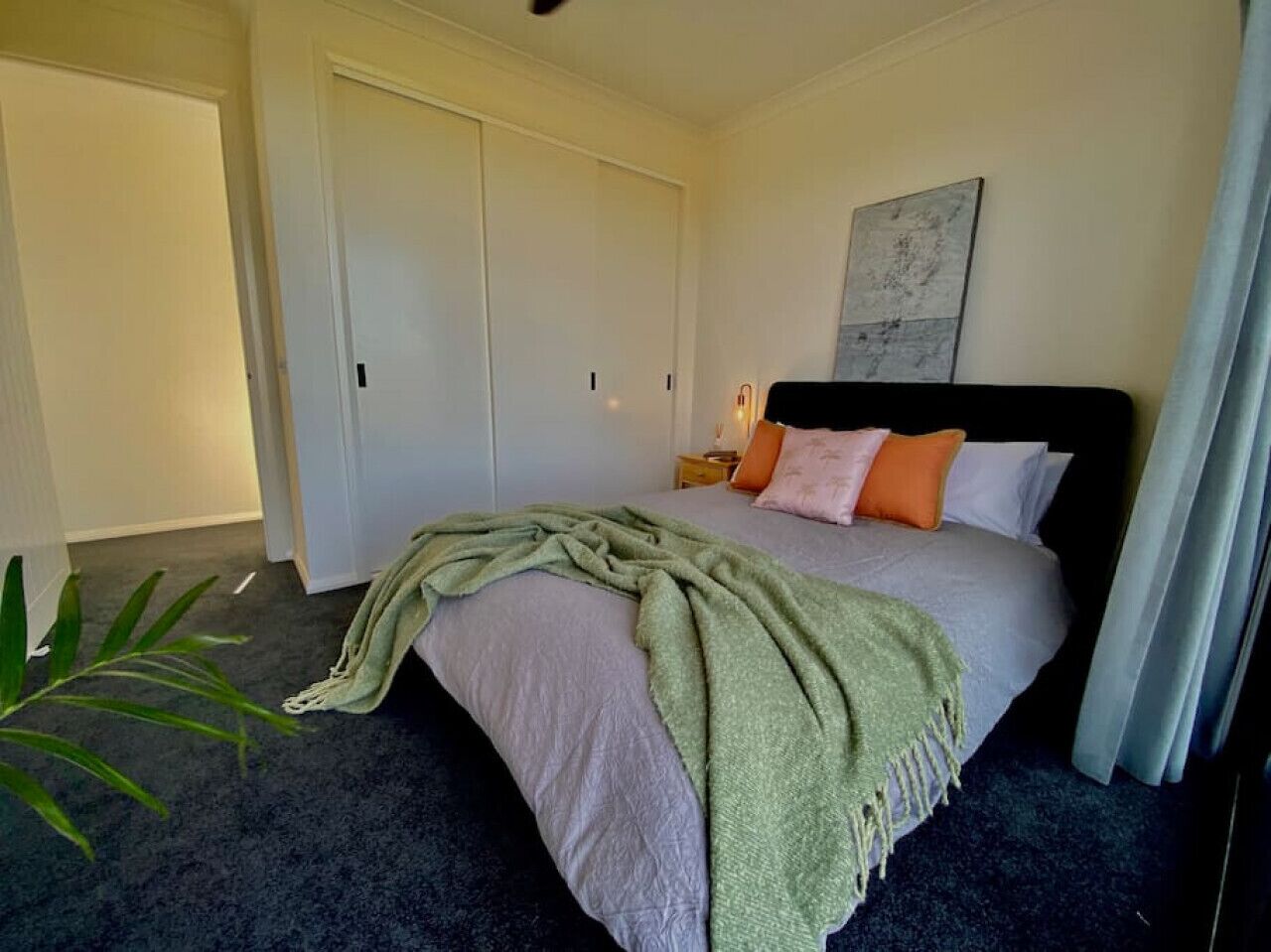 2 habitaciones, escritorio, tabla de planchar con plancha y wifi gratis 
