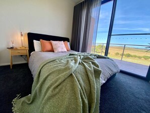 2 bedrooms, desk, iron/ironing board, free WiFi - Wamoon Retreat ~ Luxe House - Gateway to Wilsons Prom  (Yanakie)