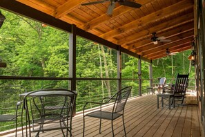 Outdoor dining - Mountaineer Lodge - Hot Tub/Views/Walkable 2 Town (Boone)