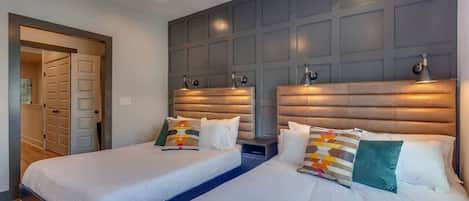 6 habitaciones, escritorio, tabla de planchar con plancha y wifi