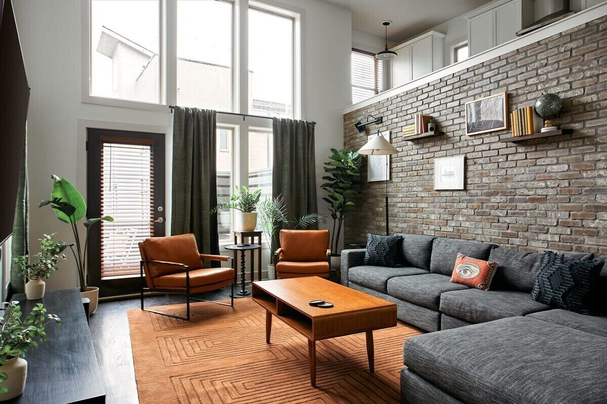 The Morris: Designer Flair 2 Miles To Broadway!