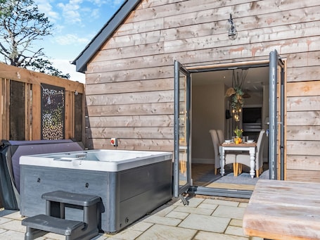 Outdoor dining. 2 bedroom accommodation in Goodwick, near Fishguard
