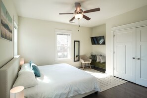 6 bedrooms, desk, iron/ironing board, WiFi