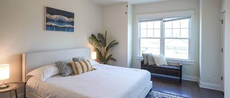 6 Schlafzimmer, Schreibtisch, Bügeleisen/Bügelbrett, WLAN