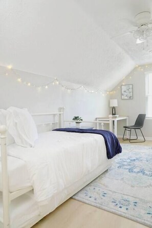 4 camere, una scrivania, ferro/asse da stiro, Wi-Fi