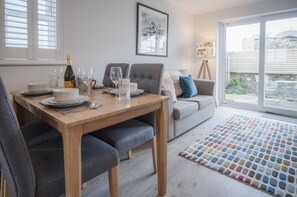 Dining - Ty Melyn - 2 Bedroom Cottage - Tenby (Tenby)