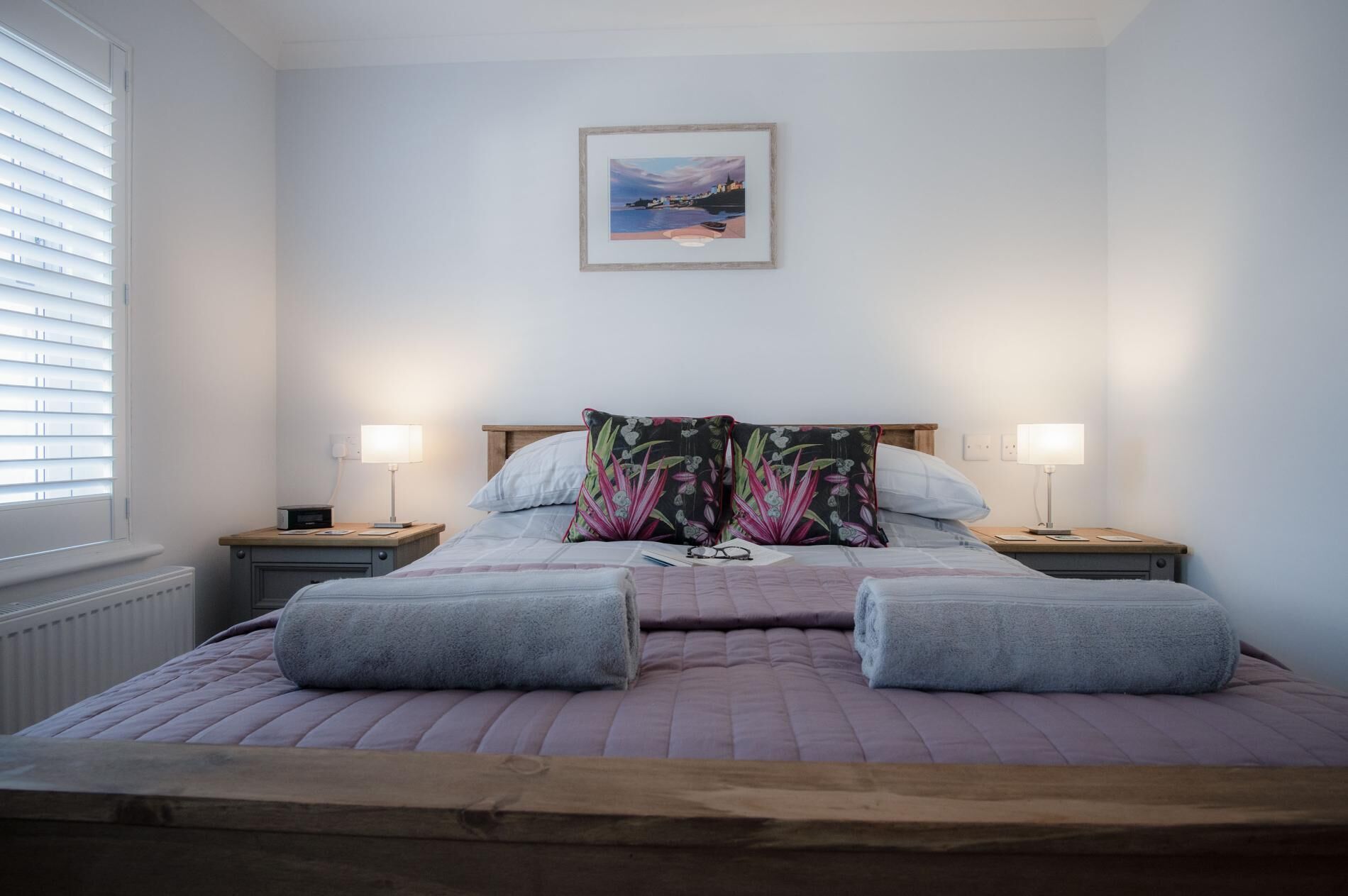 2 bedrooms, iron/ironing board, WiFi