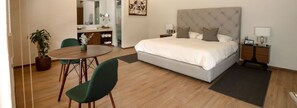 Suíte standard, 1 cama King, vista para o campo de golfe | 1 quarto, roupas de cama de algodão egípcio, roupas de cama premium