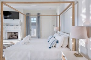 6 bedrooms, desk, iron/ironing board, free WiFi