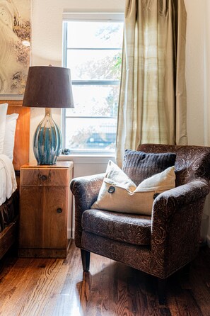 하우스, 침대(여러 개), 발코니, 정원 전망 | 거실 공간 | 디지털 채널 시청이 가능한 40인치 TV