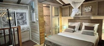Mahogany Lodge
