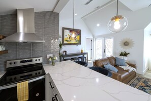 Interior - Luxury Escape near Red Rocks, Dwtn & Mtns! (Lakewood)