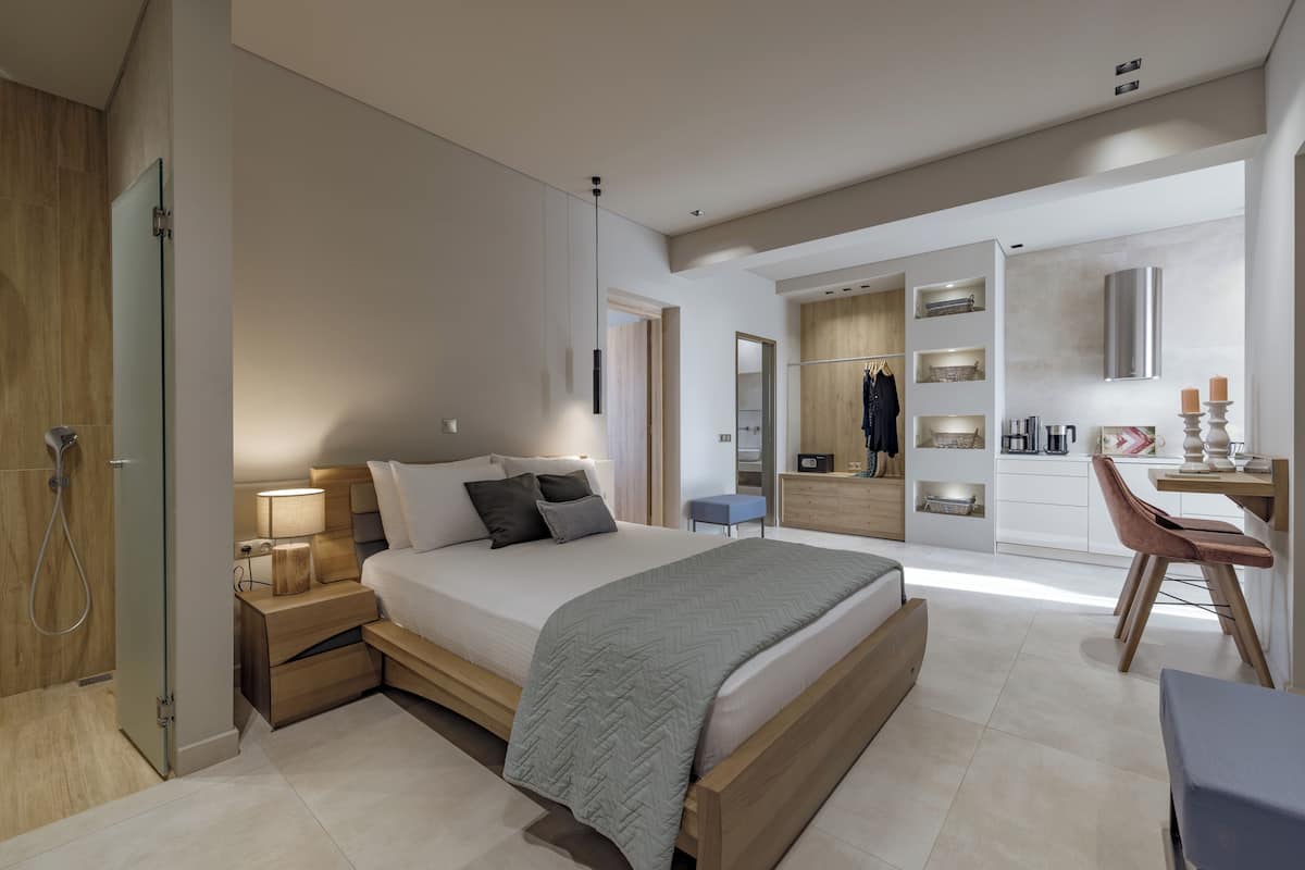 Family Suite, Hot Tub, Sea View | Soundproofing, WiFi (free), bed sheets