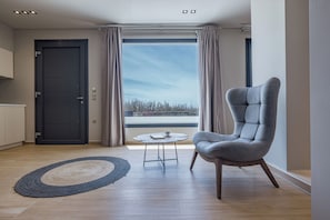 Master Suite | Soundproofing, free WiFi, bed sheets