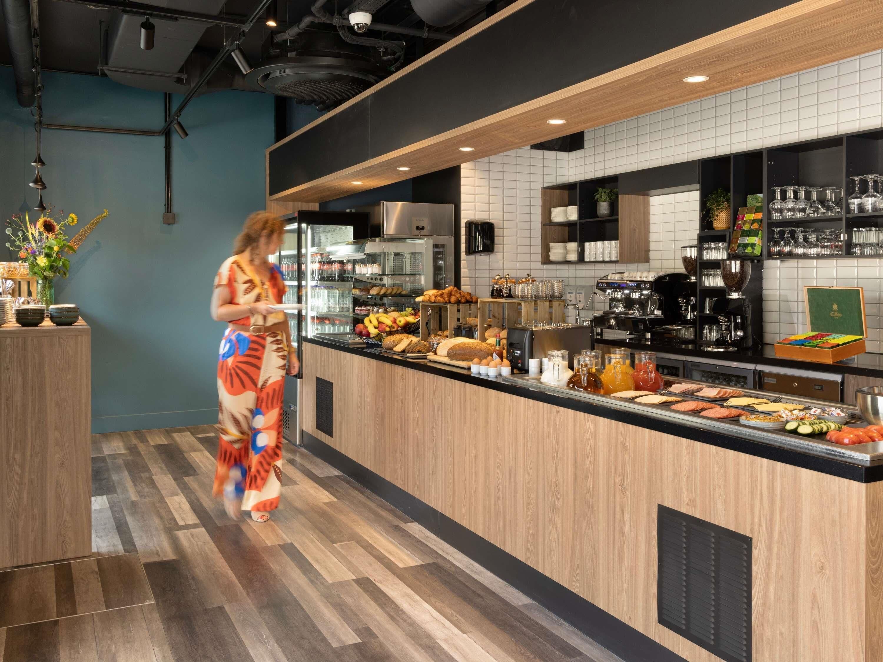 Daily buffet breakfast (EUR 17 per person)