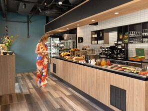 Frokostbuffé hver dag (EUR 17 per person)