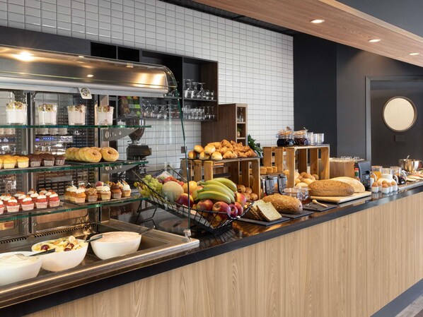 Daily buffet breakfast (EUR 17 per person)
