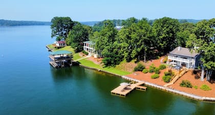Amazing View Lakefront Home Lake Martin
2 Night Min for Football and Low Season