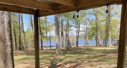 Cozy Lakefront on Lake Sam Rayburn