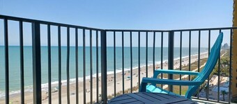 Oceanfront King Kitchenette Studio  - Pet Friendly