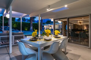 Outdoor dining - Midcentury Masterpiece in Deepwell Estates - Pool and View  (Palm Springs)