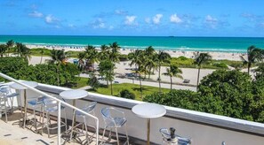Property grounds - Oceanfront Oasis: 2-BR Apartment on Ocean Drive (Miami Beach)