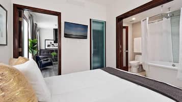 1 habitación, tabla de planchar con plancha, wifi gratis y ropa de cama