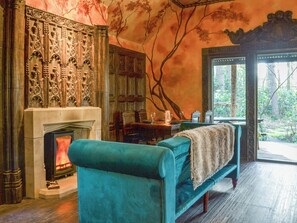 Interior - King Auberons-UK43000 (Stamford Bridge, near York)