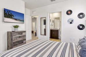 6 habitaciones, tabla de planchar con plancha, cuna de viaje y wifi