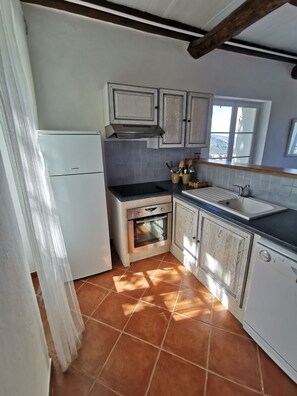 Kühlschrank, Ofen, Herdplatte, Geschirrspüler