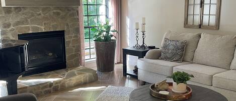 TV connectée, cheminée, imprimantes