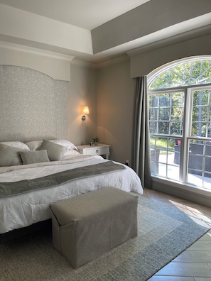 3 camere, una scrivania, ferro/asse da stiro, Wi-Fi gratuito