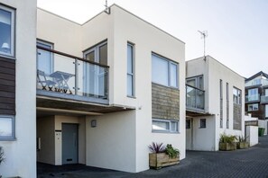 Exterior - Modern Home with Sea Views, Newquay (Newquay)