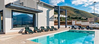 Villa Sikania - sea and relaxation