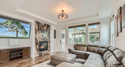 Luxury 3bd/2ba Roseville Home Hot Tub & Game Room